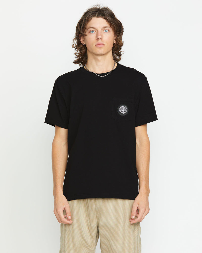 MEN'S WOVEN LABEL POCKET TEE