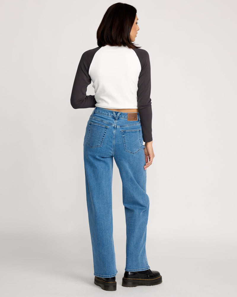 WOMEN'S STONED BOYFRIEND HIGH RISE JEANS - Image 4